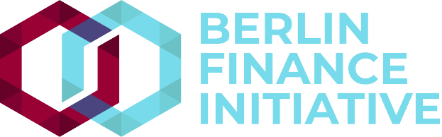 Das Logo der Berliner Finanzinitiative zeigt einen blauen Kreis mit einer weißen Umrandung und einem weißen 'B' in der Mitte, umgeben von einem weißen Ring mit einem blau-weißen Karomuster, alles vor einem weißen Hintergrund mit den Worten 'Berliner Finanzinitiative' in fetter schwarzer Schrift.
