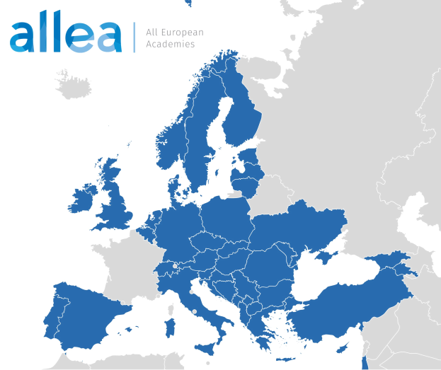 Eine Europakarte, die alle europäischen Akademien in Blau hervorhebt, mit dem Text "ALLEA Alle Europäischen Akademien."