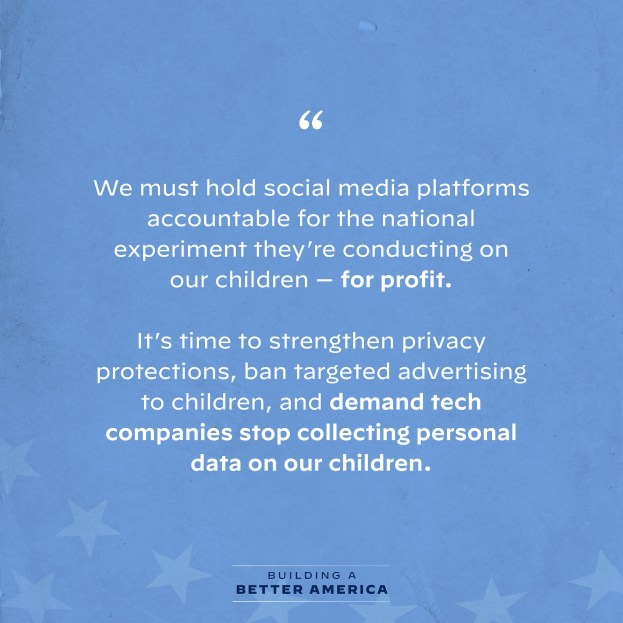 Ein Plakat mit einem Zitat aus 'Building a Better America', das lautet: 'Wir müssen die sozialen Medien-Plattformen für das nationale Experiment zur Rechenschaft ziehen, das sie an unseren Kindern durchführen - zum Profit.'