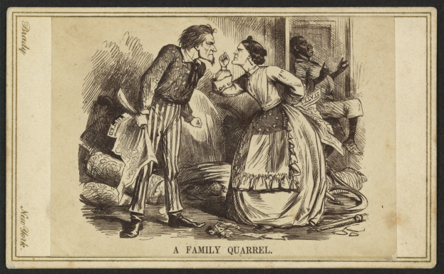 Ein Mann und eine Frau stehen in der Mitte eines Raumes, der Mann hält ein Objekt, während unten ein Text steht, der 'ein Familienstreit' lautet.