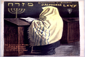 Ein Plakat, das eine jüdische Ausstellung in Paris ankündigt, zeigt eine Person vor einem Tisch mit einem Buch und einer Menora, mit Text zu den Ausstellungseinzelheiten.