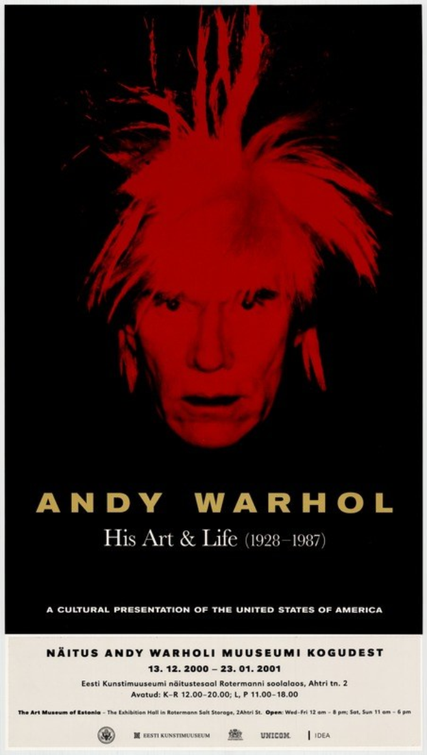 Ein Porträt eines Mannes mit ernstem Gesichtsausdruck, der einen schwarzen Anzug und ein weißes Hemd trägt, mit zurückgekämmtem Haar, begleitet von dem Text "KÜNSTLER Sein Kunstwerk & Leben 1928-1987" in fetter, schwarzer Schrift mit einem weißen Rand.